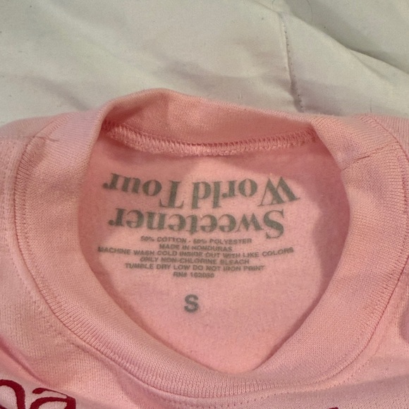 Ariana Grande Concert Europe Sweatshirt - Picture 2 of 3